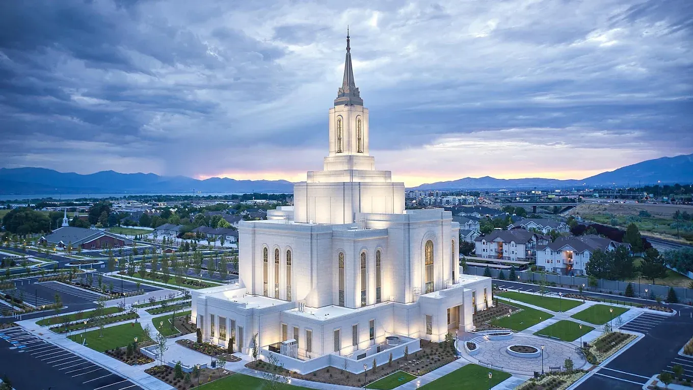 Orem Utah Temple at twilight